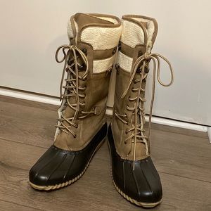 Maurices Lace Up Faux Fur Stan Duck Boots Size 10